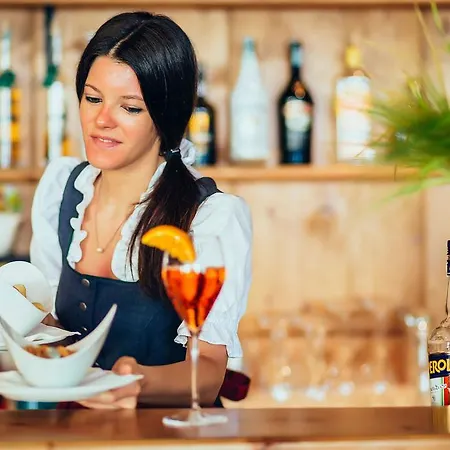 Готель Cristallino D'ampezzo 4*